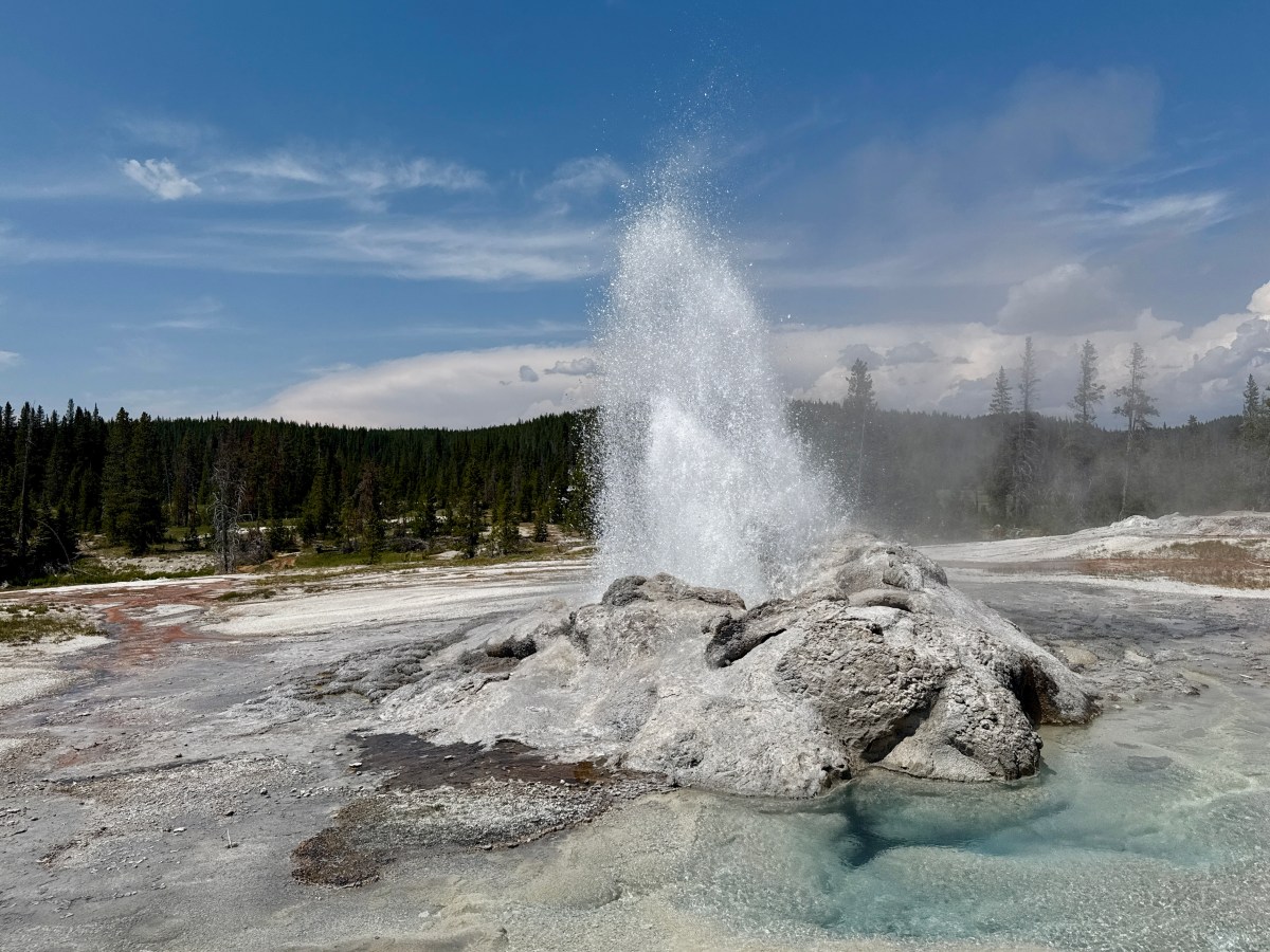The Grand (Mis)Adventure: Day 6 – Backpacking the North Shore of Shoshone Lake & Shoshone Geyser&nbsp;Basin